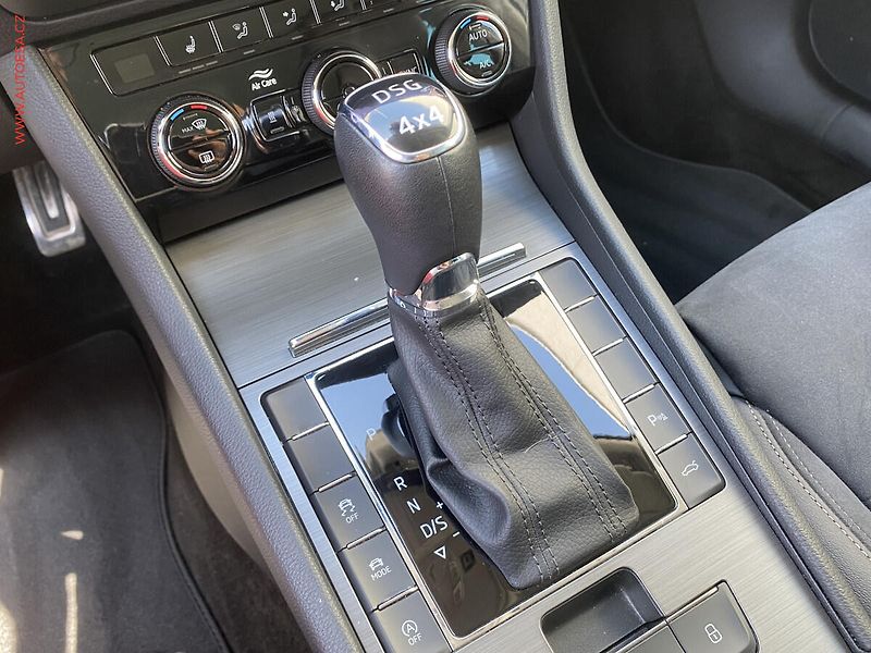 Škoda Superb (2020) 2.0 TDi 4x4, Scout, DSG, TZ - fotka 17 z 21