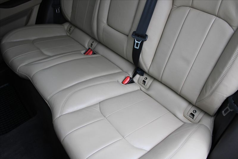 Land Rover Range Rover Evoque 2,0 SD4  ČR,1.MAJ,4x4,AUTOMAT - fotka 26 z 40
