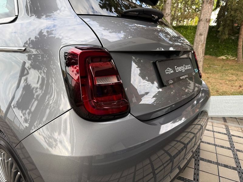 Fiat 500 Icon Plus 42kWh Kamera - fotka 10 z 34