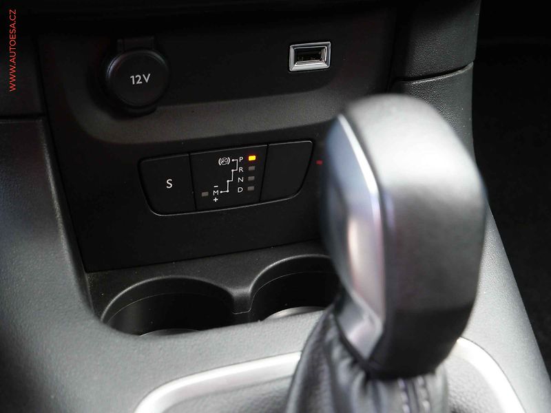 Citroën C3 (2019) 1.2PT, AT, klima - fotka 15 z 21