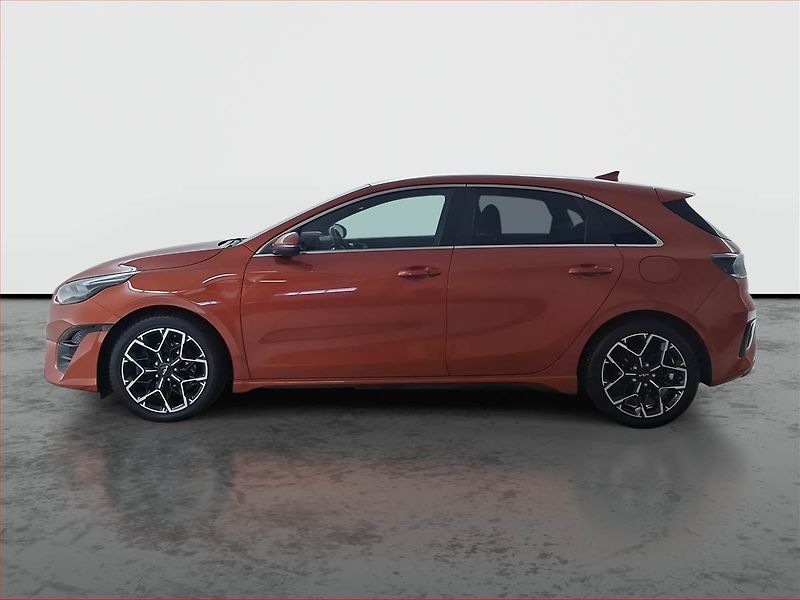 Kia Ceed (2023) 1.5 T-GDI - fotka 3 z 17