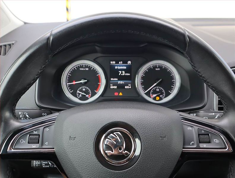 Škoda Karoq (2018) Style 1.5 TSI, Navi, Tempomat - fotka 15 z 16
