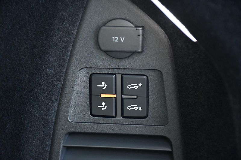 Volkswagen Touareg 3.0TDI 2.SADA KOL ČR - fotka 45 z 54
