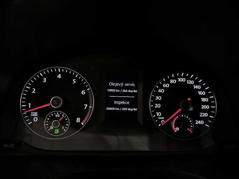 Volkswagen Caddy 1.4TGI BMT DSG TAŽNÉ VÝHŘEV - fotka 20 z 36
