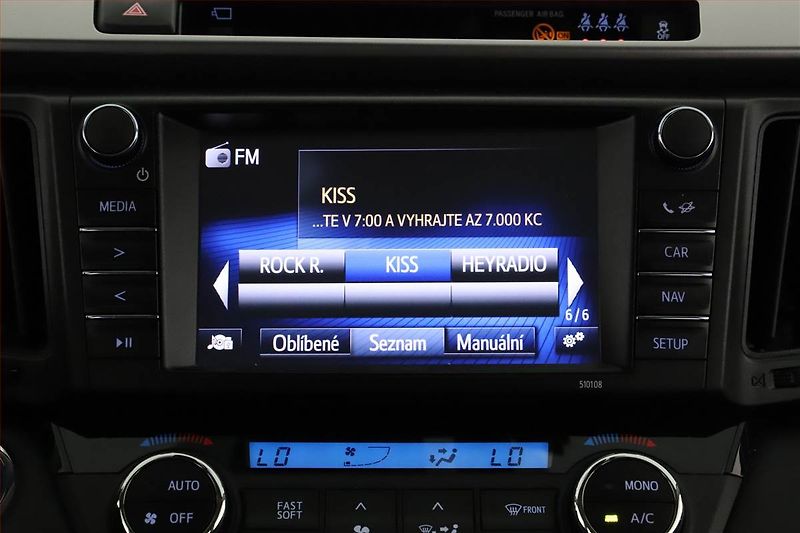 Toyota RAV4 (2017) 2.5 Hybrid - fotka 13 z 21