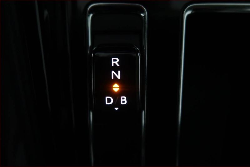 Škoda Enyaq (2021) Lounge iV 80 (82 kWh), SoH 90% - fotka 13 z 22