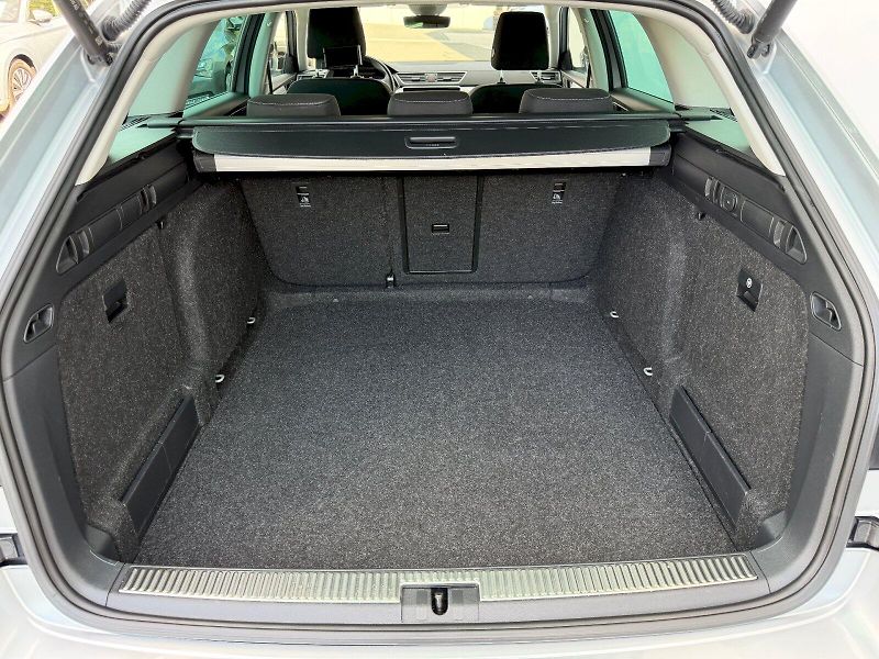 Škoda Superb (2022) 2.0 TDI 110kW Business - fotka 33 z 35