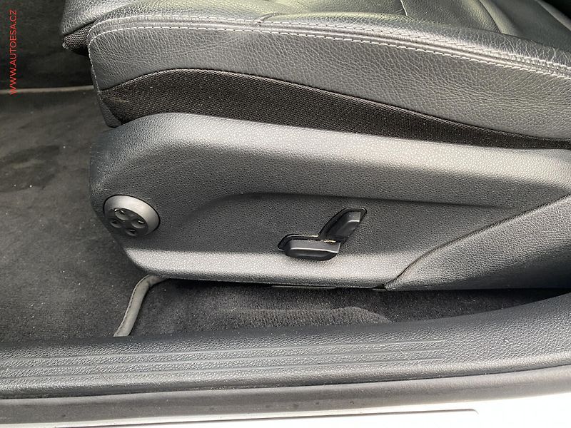 Mercedes-Benz Třídy C (2016) 2.2CDi, AT, park. kamera - fotka 15 z 22