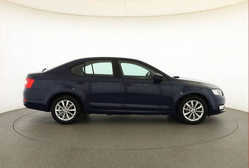 Škoda Octavia (2013) Ambition 1.2 TSI, Serv.kniha - fotka 6 z 17