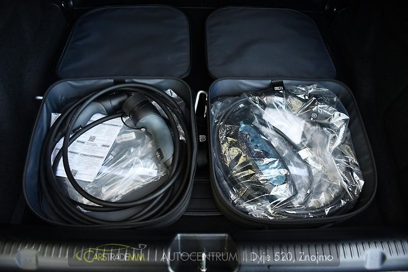 Mercedes-Benz EQE 350+ 4MATIC - fotka 50 z 54