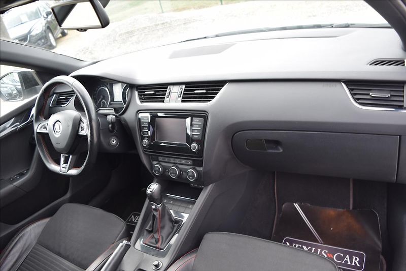 Škoda Octavia 2,0 TDI 135KW RS PO ROZVODECH - fotka 22 z 50
