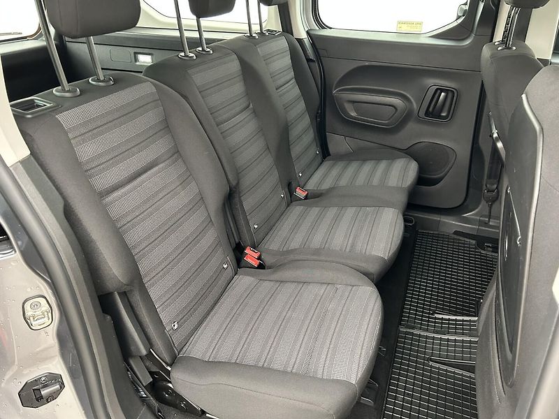 Opel Combo 1.2 Turbo Life L2H1 - fotka 13 z 32