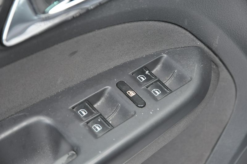 Volkswagen Touran 1.9TDi 77kW  - fotka 7 z 14