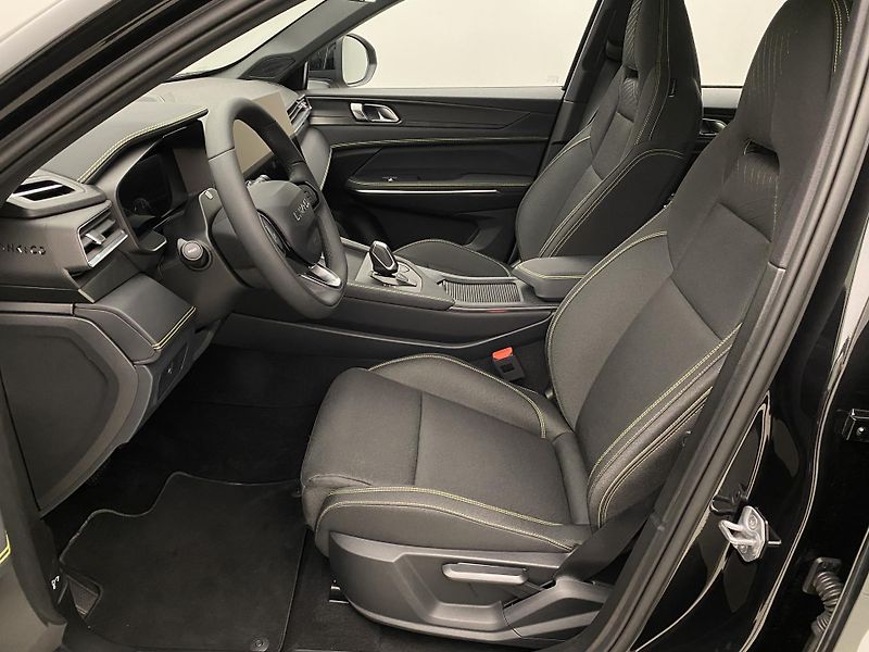 Lynk & Co 01 CORE PHEV AUT CZ 1.maj - fotka 3 z 72