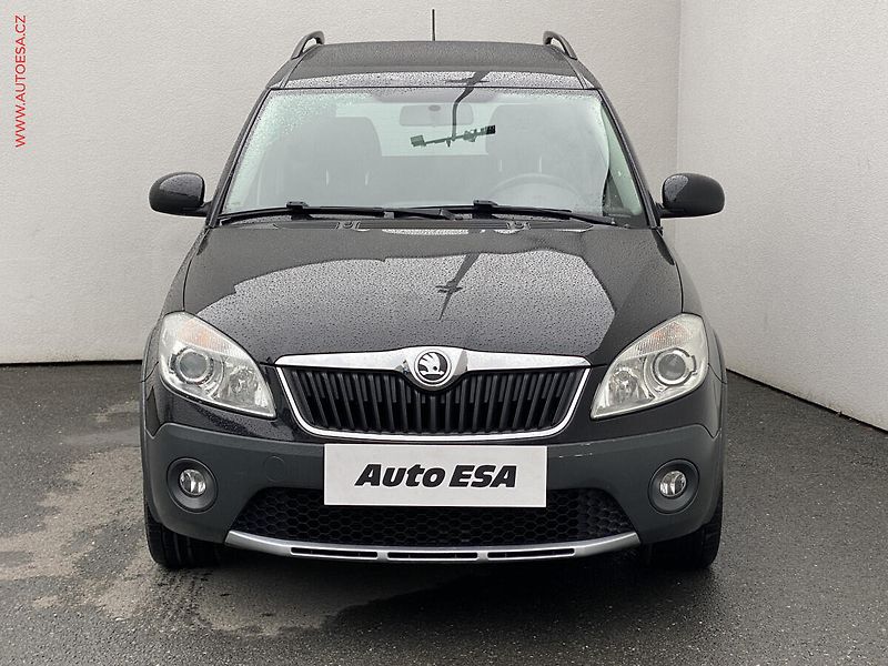 Škoda Roomster (2014) 1.2 TSi, Scout, +kola, panor - fotka 2 z 18