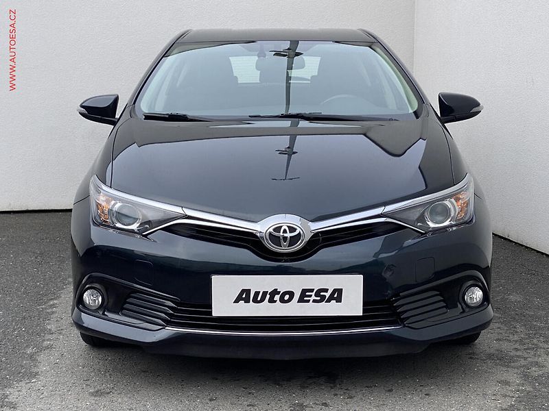Toyota Auris (2015) 1.2T, Comfort, TZ, kamera - fotka 2 z 18