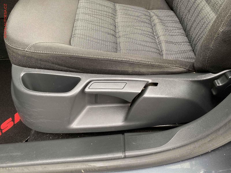 Škoda Octavia (2011) 1.6 TDi, ČR, Elegance - fotka 14 z 17