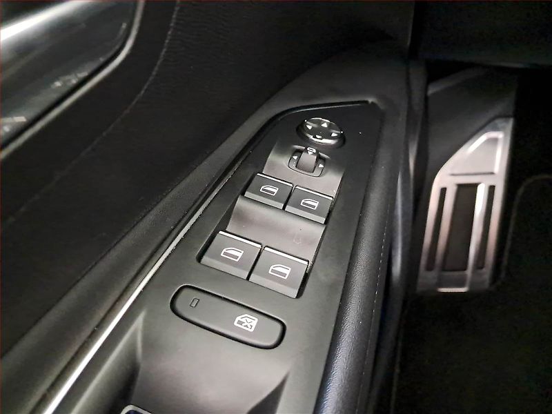 Peugeot 3008 (2023) 1.2 PureTech - fotka 18 z 19