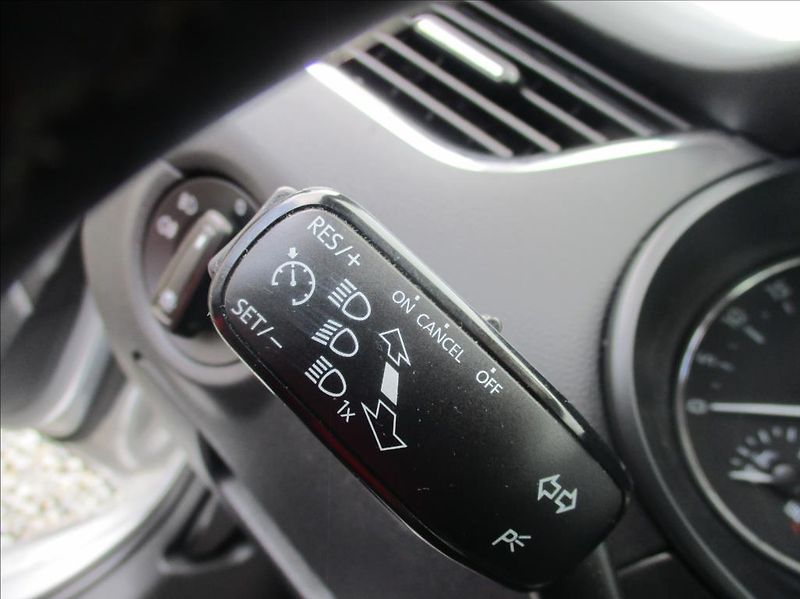 Škoda Octavia 2,0 TDI, serviska, digi klima, - fotka 27 z 49