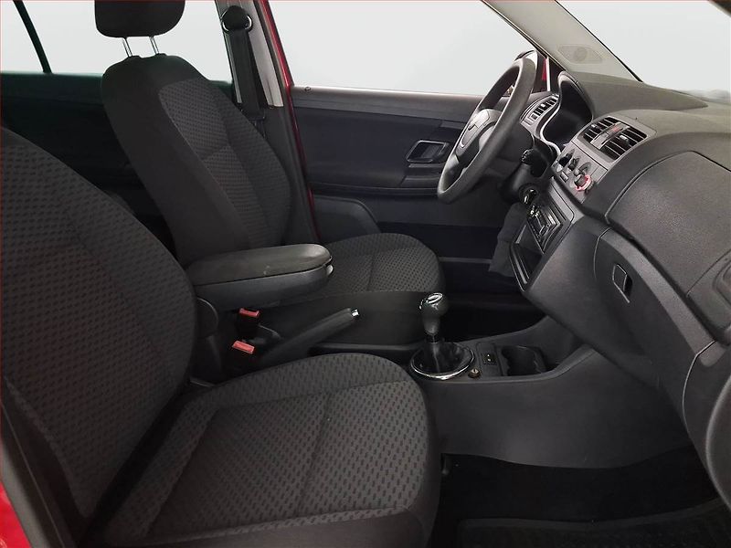 Škoda Fabia (2011) 1.2 TSI, nová STK, zamluveno - fotka 9 z 16