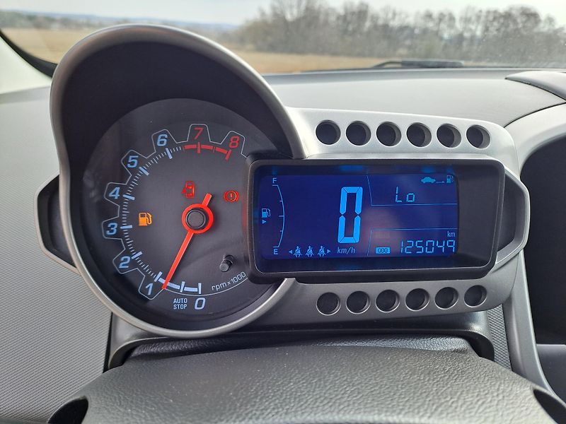Chevrolet Aveo (2013) 1.2 1.MAJITEL 2xKOLA, SERVISKA - fotka 18 z 29