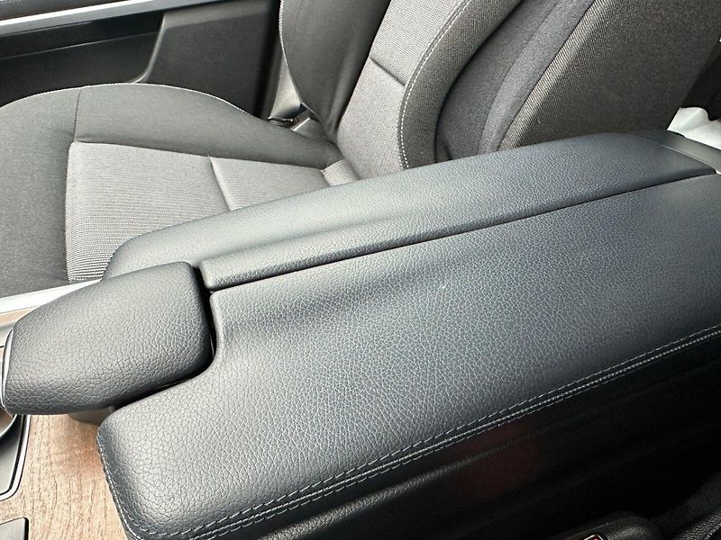 Mercedes-Benz Třídy E (2016) 350CDI 4Matic Elegance - fotka 29 z 40