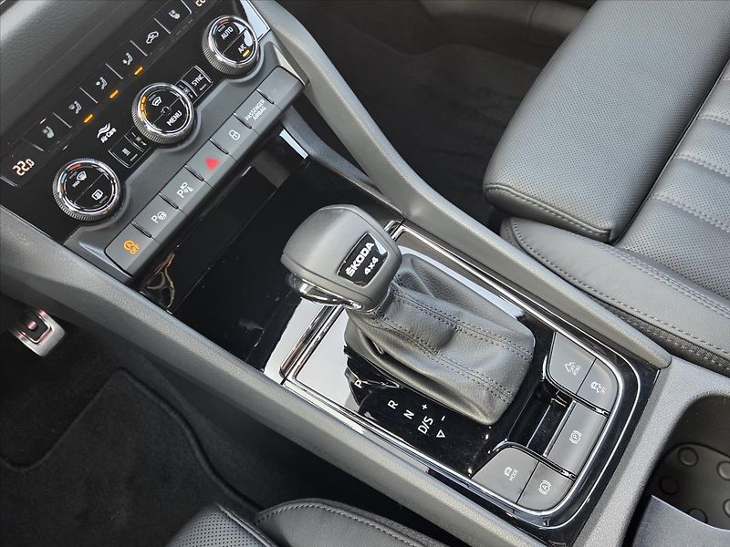 Škoda Kodiaq 2,0 TDi 147kW DSG 4x4 L&K Tažn - fotka 25 z 36