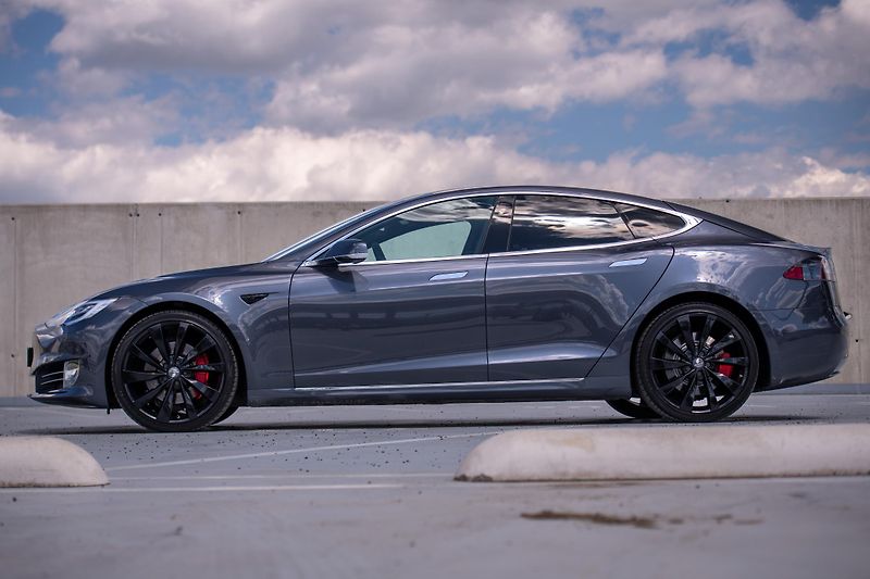 Tesla Model S (2017) 90D, nabíjení zdarma, FSD - fotka 6 z 37