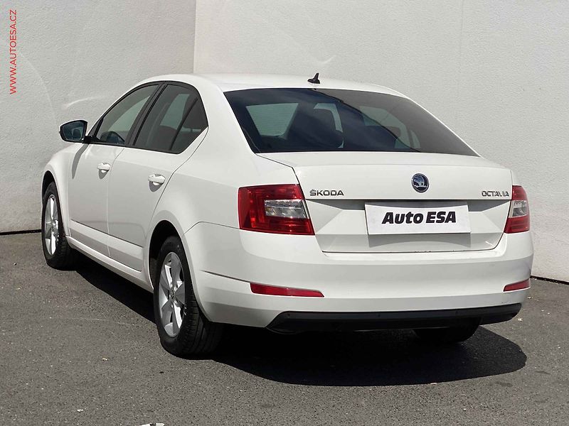 Škoda Octavia (2014) 2.0 TDi, Elegance, navi, - fotka 6 z 19