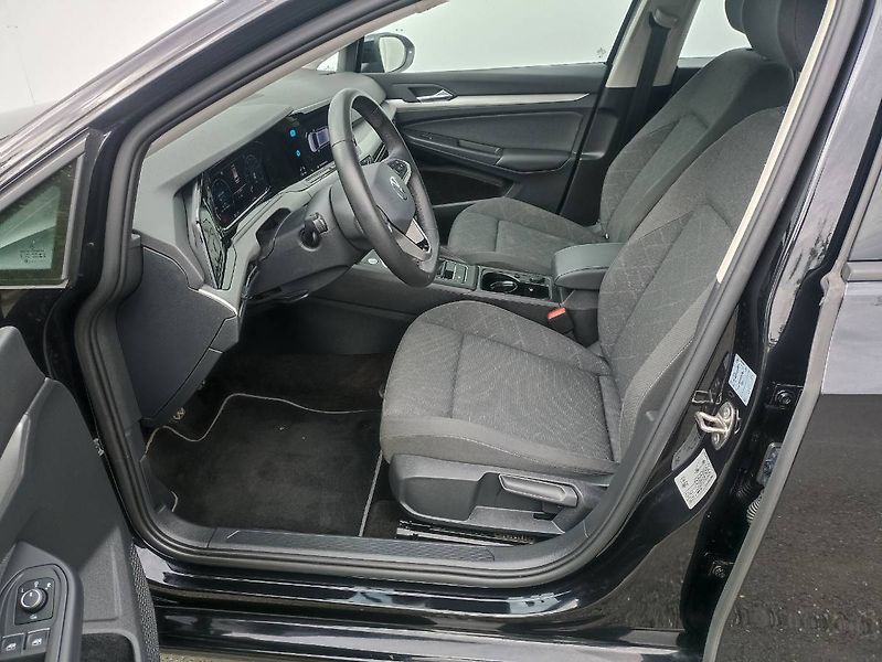 Volkswagen Golf (2023) 1.5 TSI 96kW tažné manuál - fotka 26 z 31