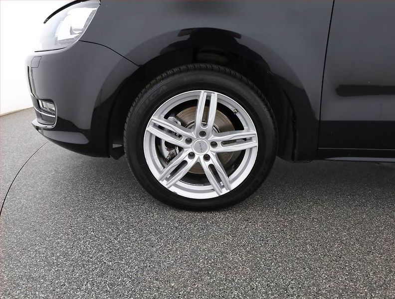 Volkswagen Sharan (2013) 2.0 TDI, 4X4, 7 míst, Kůže - fotka 22 z 23