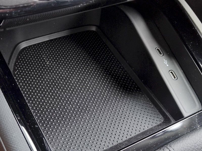 Škoda Kamiq (2025) Selection 1,0 tsi 81 Kw - fotka 20 z 35