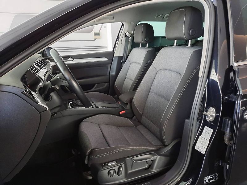 Volkswagen Passat Variant (2023) 2.0 TDI (110kW/150k) DSG, Busi - fotka 7 z 26