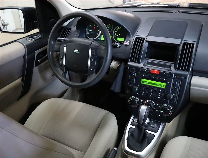 Land Rover Freelander (2011) 2.2 SD4, 4X4, Automat - fotka 7 z 19