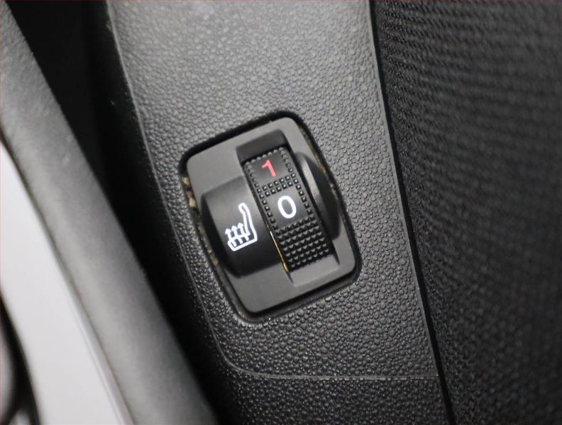 Citroën C4 Picasso (2017) 1.6 BlueHDi, 7 míst - fotka 16 z 21