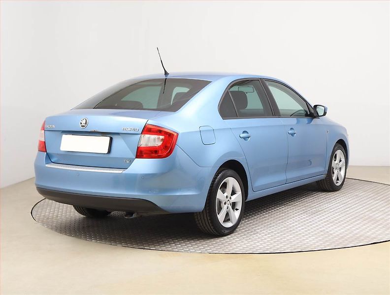 Škoda Rapid (2012) Ambition Plus 1.2 TSI - fotka 5 z 18