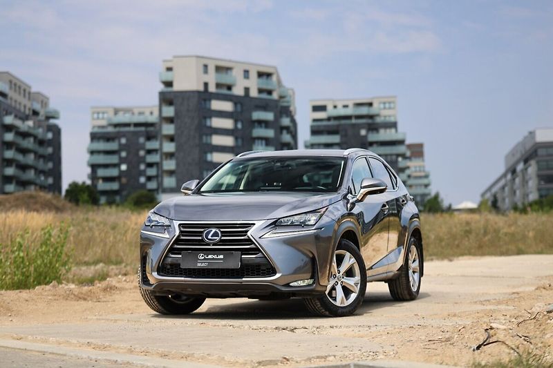 Lexus NX 300h 300H 2,5 HEV PREMIUM (LUXURY) - fotka 1 z 33
