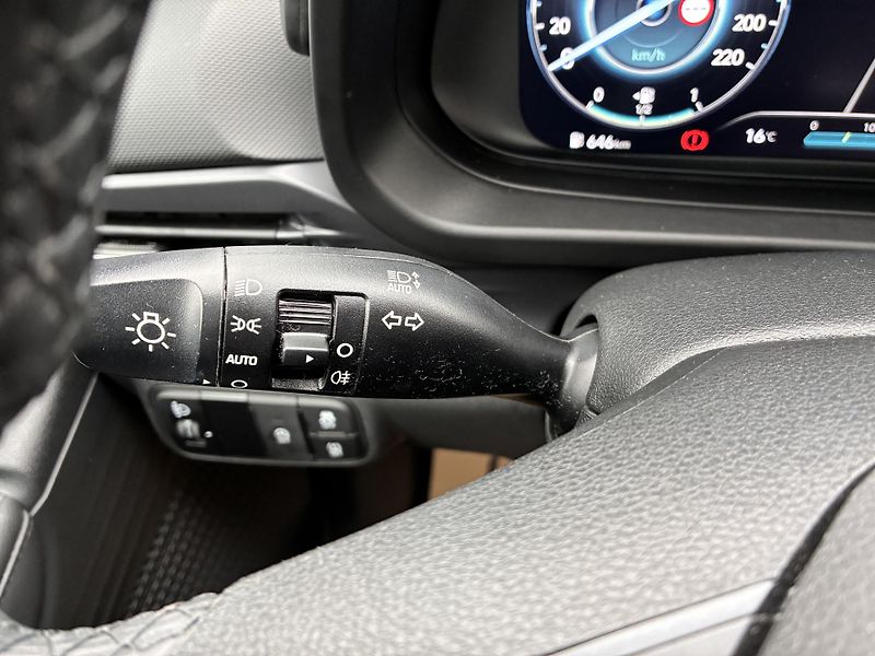 Hyundai Bayon 1.2i 62kW PLAY ČR REZERVACE - fotka 27 z 31