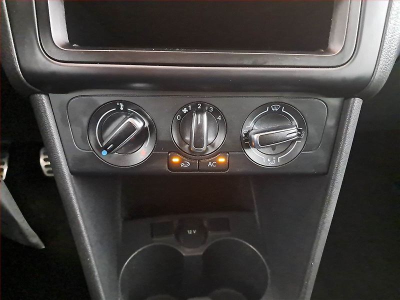 Volkswagen Polo (2012) 1.6 TDI, Tempomat - fotka 13 z 17