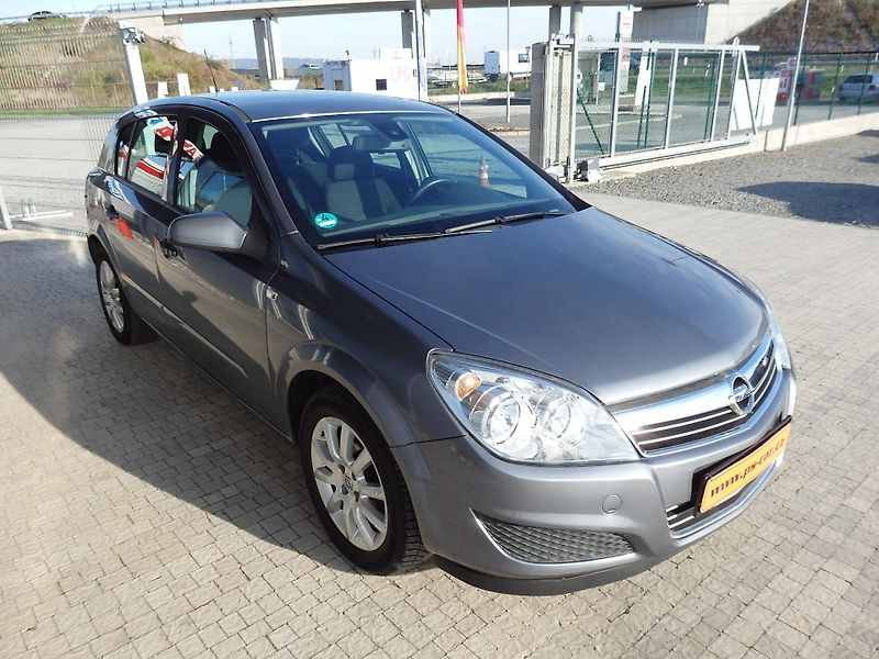 Opel Astra 1.4i 66 kW AUTOMAT, ZÁVĚS - fotka 3 z 15