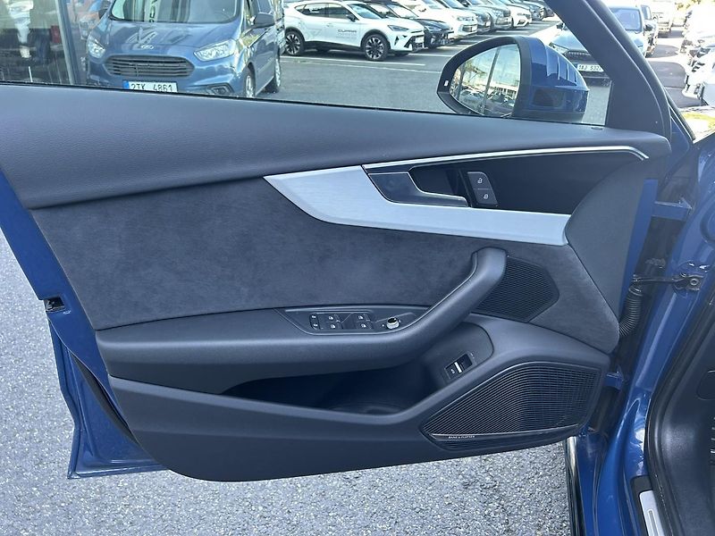 Audi A4 Avant S line 40 TDI - fotka 16 z 26
