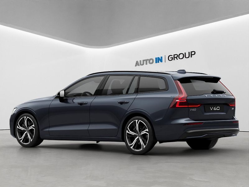 Volvo V60 (2026) Plus, Masáž, B&W, Pano, HeadUP - fotka 4 z 12