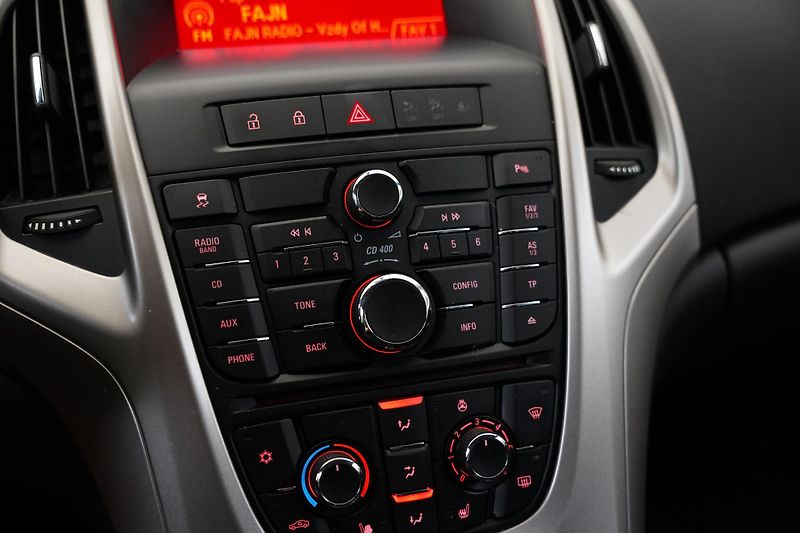 Opel Astra - fotka 18 z 22