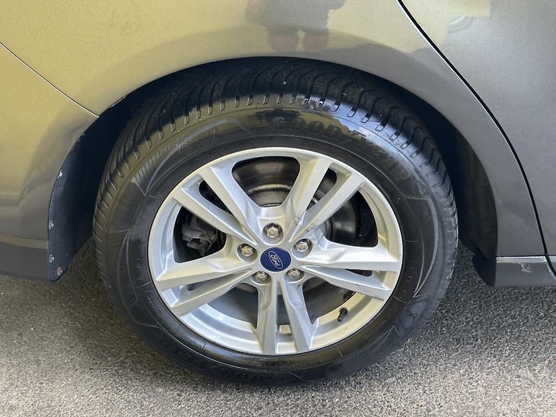 Ford Galaxy (2020) 1.5/121kW TITANIUM  *7.Míst* - fotka 47 z 48