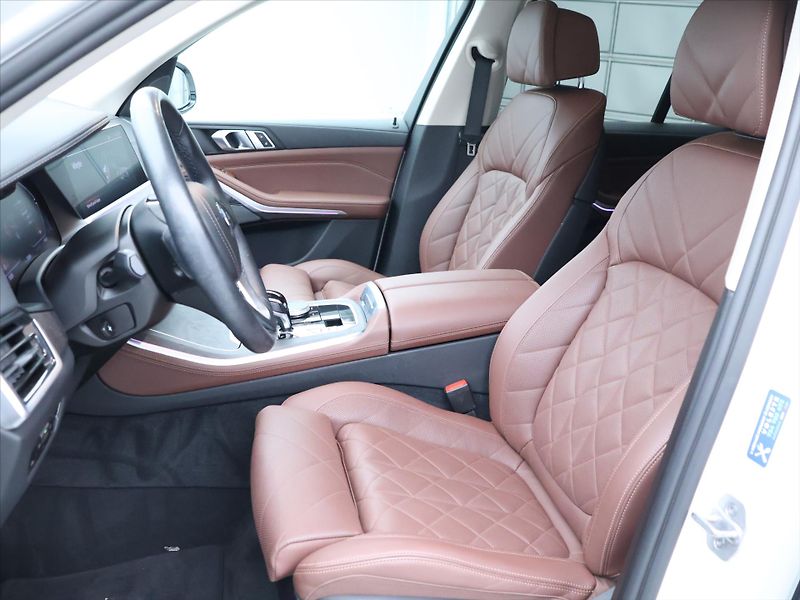 BMW X5 3,0 210kW XDrive30d CZ DPH - fotka 11 z 42