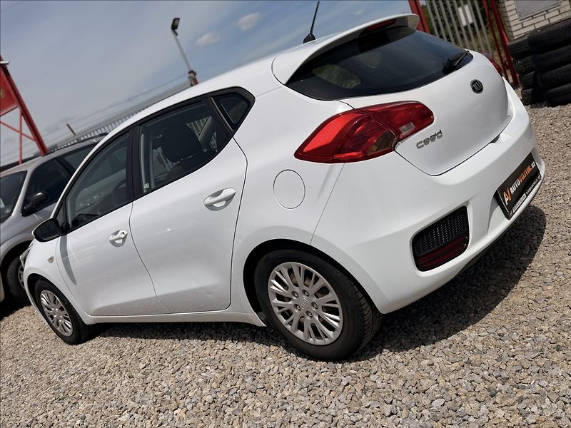 Kia Ceed 1,4 i +LPG 1.MAJITEL ČR DPH - fotka 7 z 22