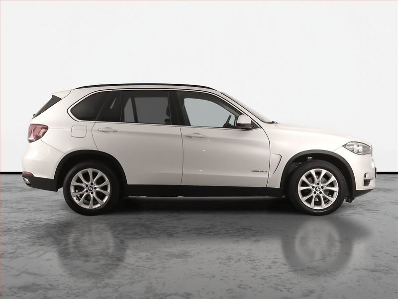 BMW X5 (2018) xDrive30d - fotka 6 z 26