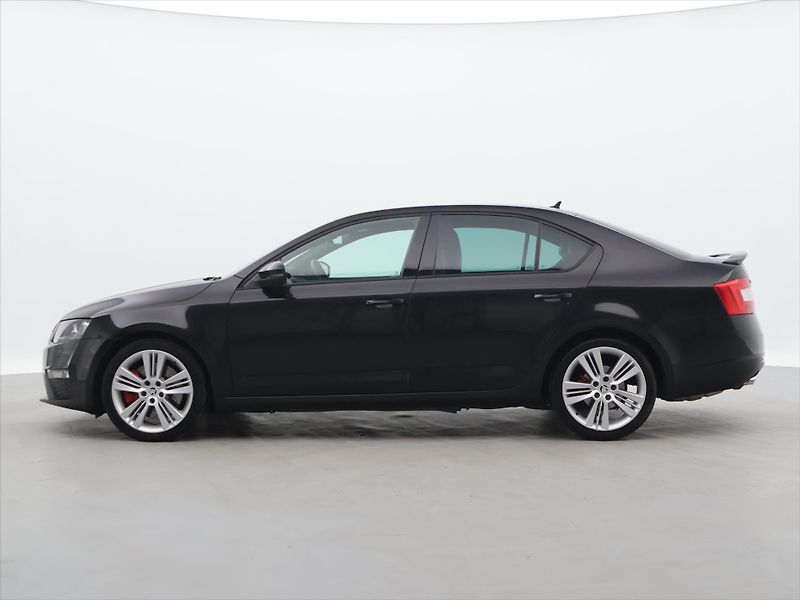 Škoda Octavia 2,0 TDI 135kW RS Xenon Navi - fotka 4 z 30