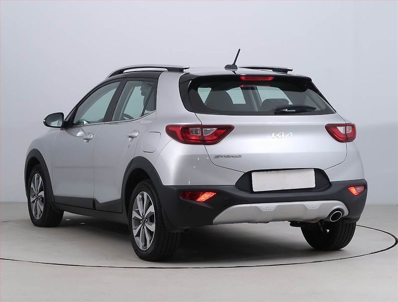 Kia Stonic (2023) Exclusive 1.0 T-GDI, EXCLUSIVE - fotka 4 z 21
