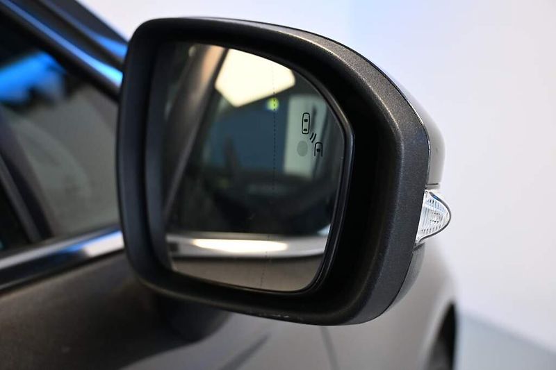 Ford Mondeo (2022) 2.0 LED SONY ACC Tažné 8AT ECO - fotka 21 z 35